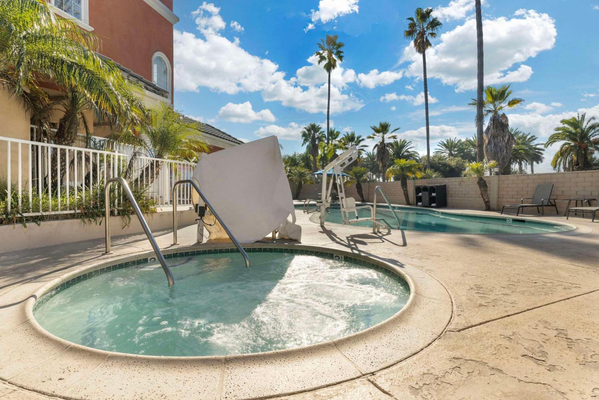 Comfort Suites Oceanside Camp Pendleton Area Екстериор снимка