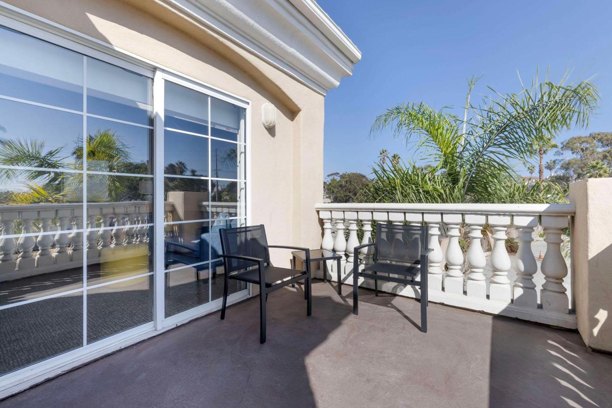 Comfort Suites Oceanside Camp Pendleton Area Екстериор снимка