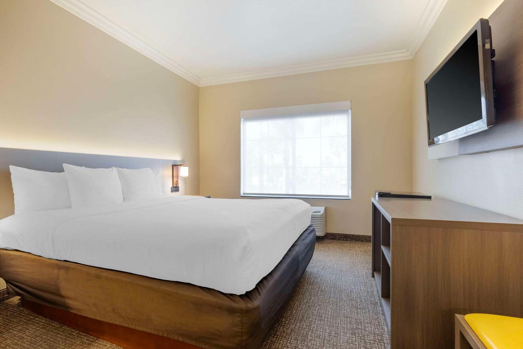 Comfort Suites Oceanside Camp Pendleton Area Екстериор снимка