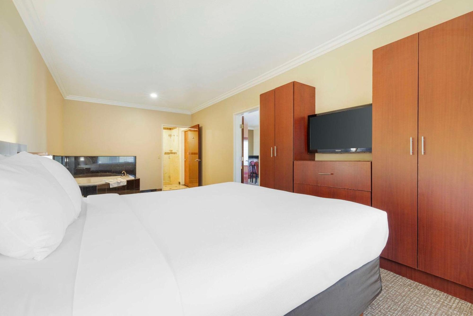 Comfort Suites Oceanside Camp Pendleton Area Екстериор снимка
